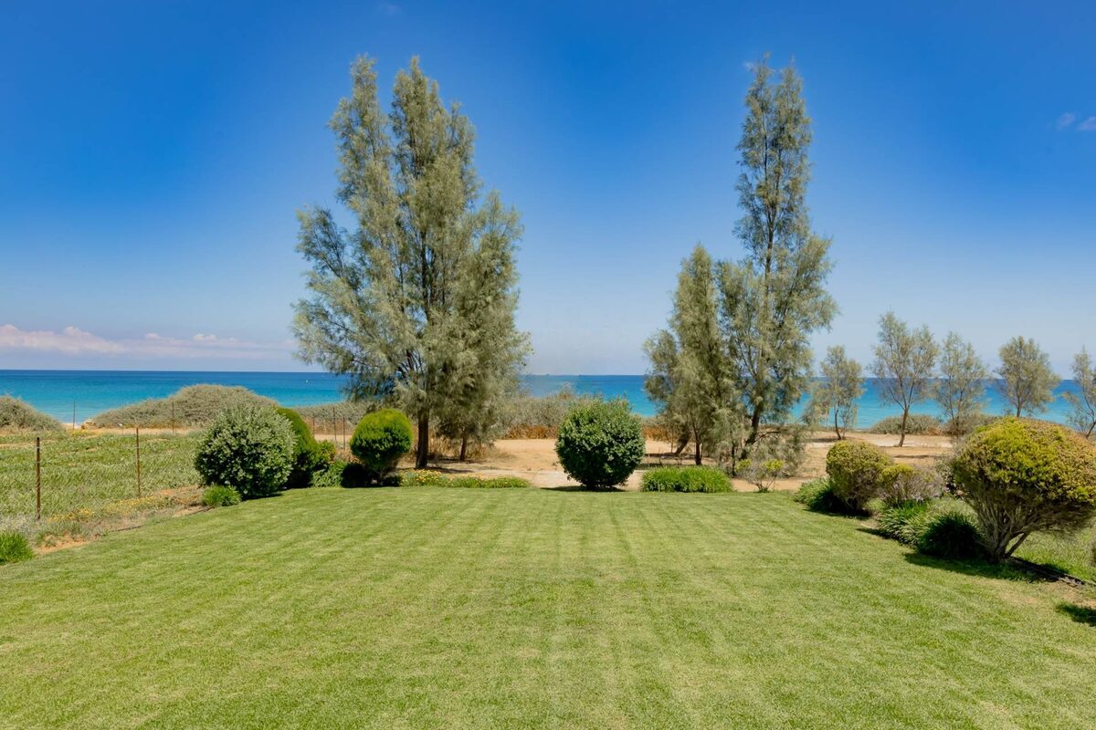 Villa with 4 bedrooms in agia-triada, Cyprus [ID: 0602-249102]