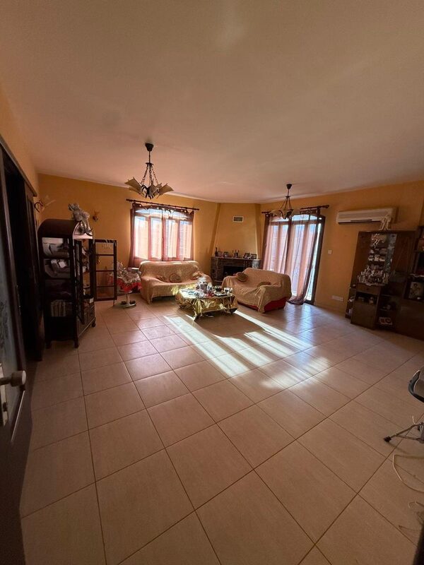 rentable-property w aradippou, Cypr, 256.00m² - obraz 13