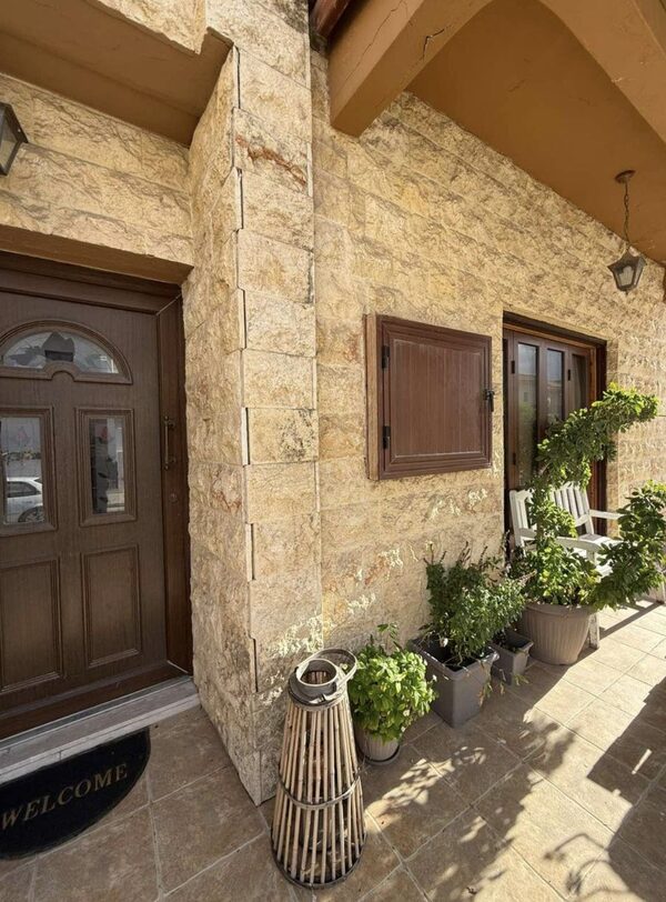 rentable-property w aradippou, Cypr, 256.00m²