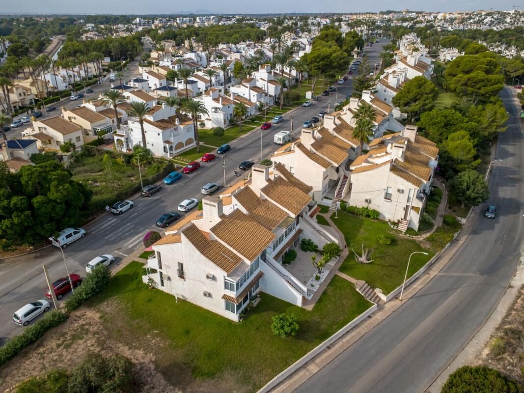 Bungalow z 2 sypialniami, 83m² w orihuela, Hiszpania [ID: 0152-637801]