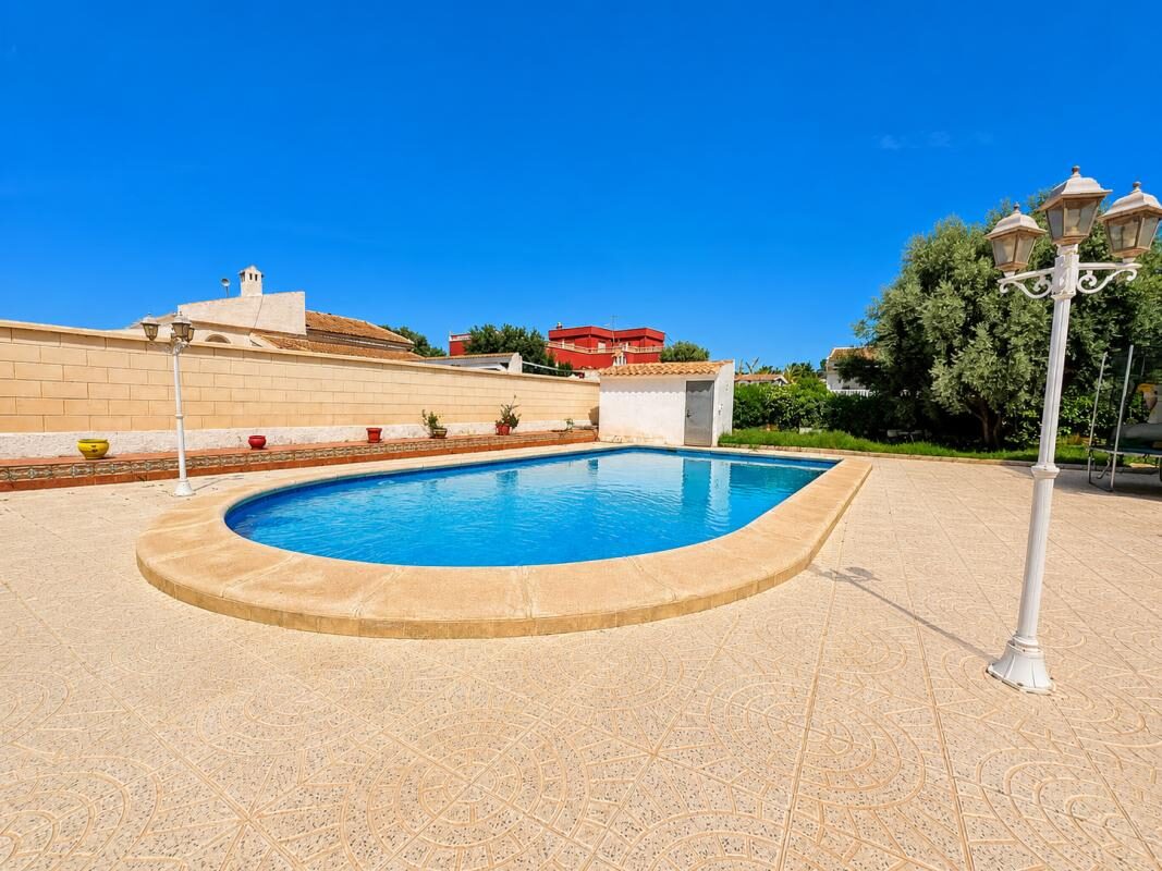 Willa z 5 sypialniami, 200m² w Torrevieja, Hiszpania [ID: 0152-635686]