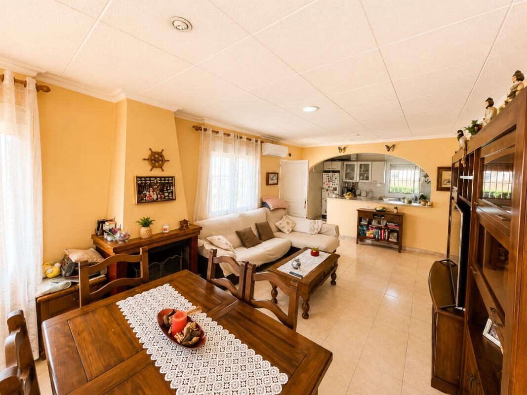 Willa z 5 sypialniami, 200m² w Torrevieja, Hiszpania [ID: 0152-635686]