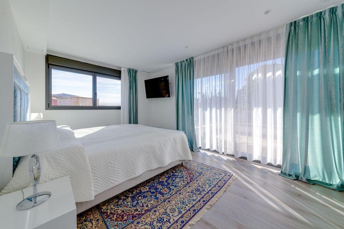 Willa z 3 sypialniami, 461m² w Torrevieja, Hiszpania [ID: 0152-635677]