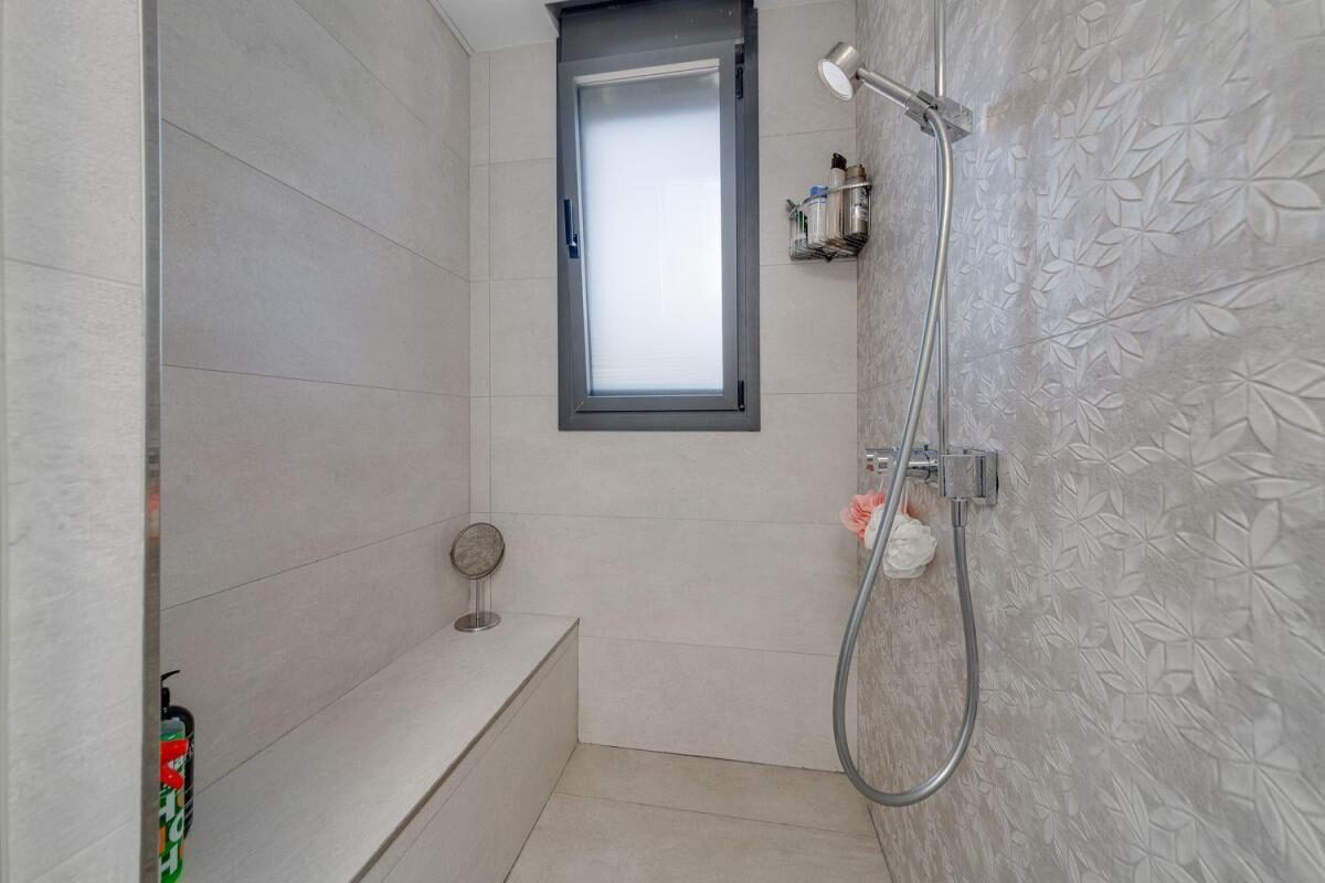 Willa z 3 sypialniami, 461m² w Torrevieja, Hiszpania [ID: 0152-635677]