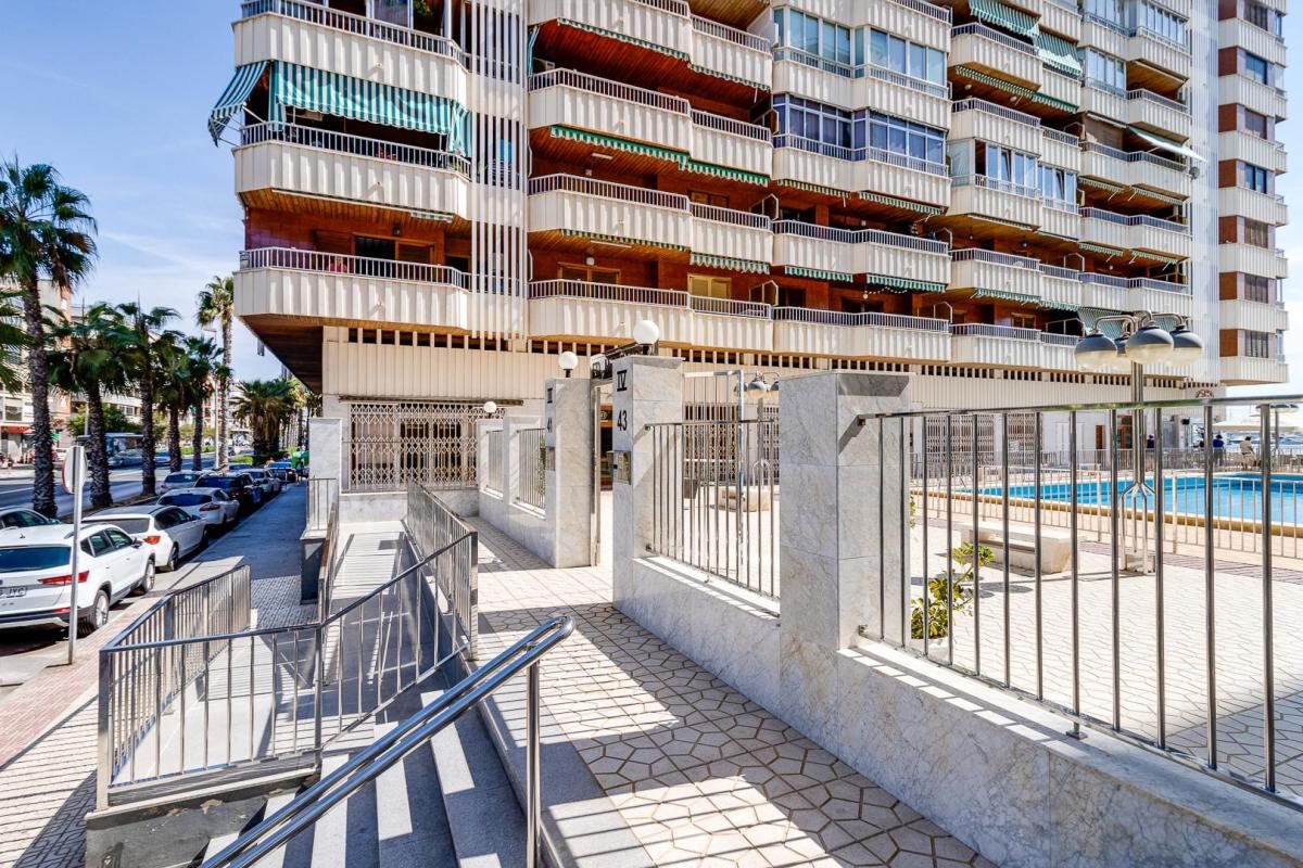 Apartamenty z 3 sypialniami, 100m² w Torrevieja, Hiszpania [ID: 0152-635676]