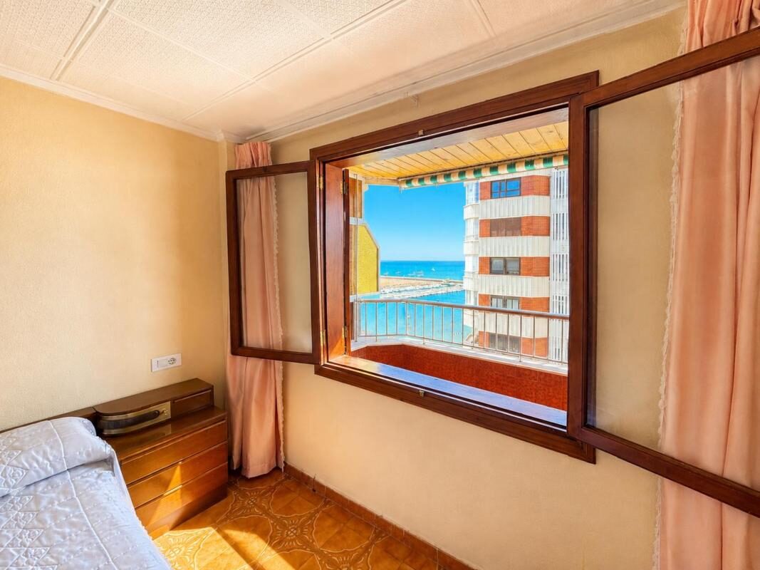 Apartamenty z 3 sypialniami, 100m² w Torrevieja, Hiszpania [ID: 0152-635676]