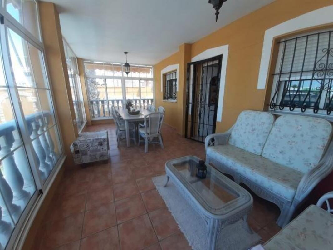 Willa z 6 sypialniami, 350m² w Torrevieja, Hiszpania [ID: 0152-605719]