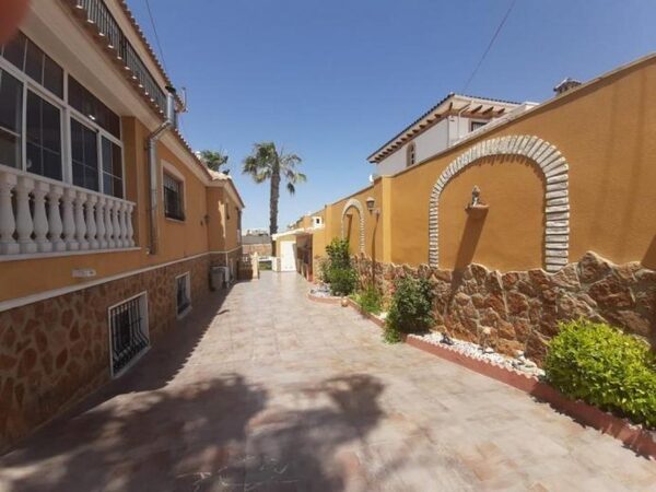 Willa w Torrevieja, Hiszpania, 350m² - obraz 8