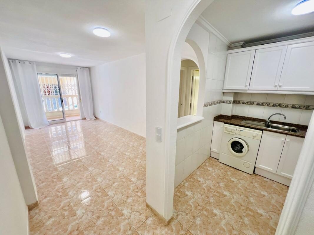 Апартаменти з 2 спальнями, 60м² в Торрев'єха, Іспанія [ID: 0152-596597]