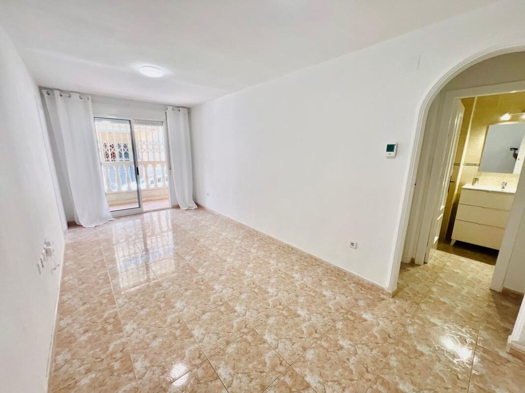 Апартаменти з 2 спальнями, 60м² в Торрев'єха, Іспанія [ID: 0152-596597]