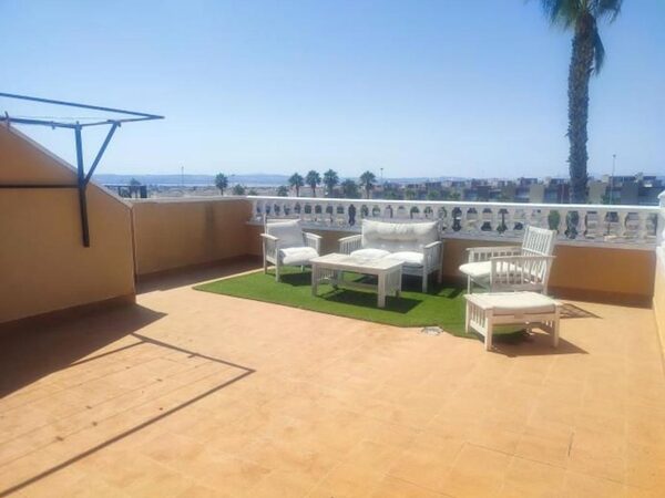 houses w Torrevieja, Hiszpania, 350m² - obraz 16