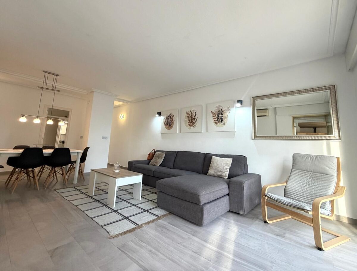 Апартаменти з 3 спальнями, 100м² в Торрев'єха, Іспанія [ID: 0150-LS-0710]