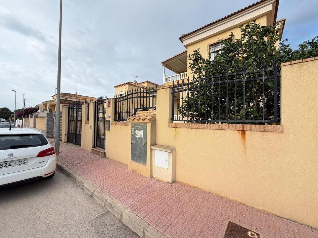 Вілла з 4 спальнями, 133м² в Оріуела, Іспанія [ID: 0152-637028]