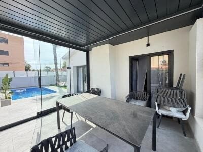 Villa with 4 bedrooms, 103m² in Punta Prima, Spain [ID: 0150-LS-1310]