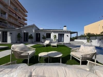 Villa with 4 bedrooms, 103m² in Punta Prima, Spain [ID: 0150-LS-1310]