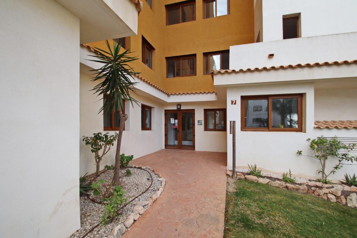 Apartments with 2 bedrooms, 86m² in Punta Prima, Spain [ID: 0150-LS-1910]
