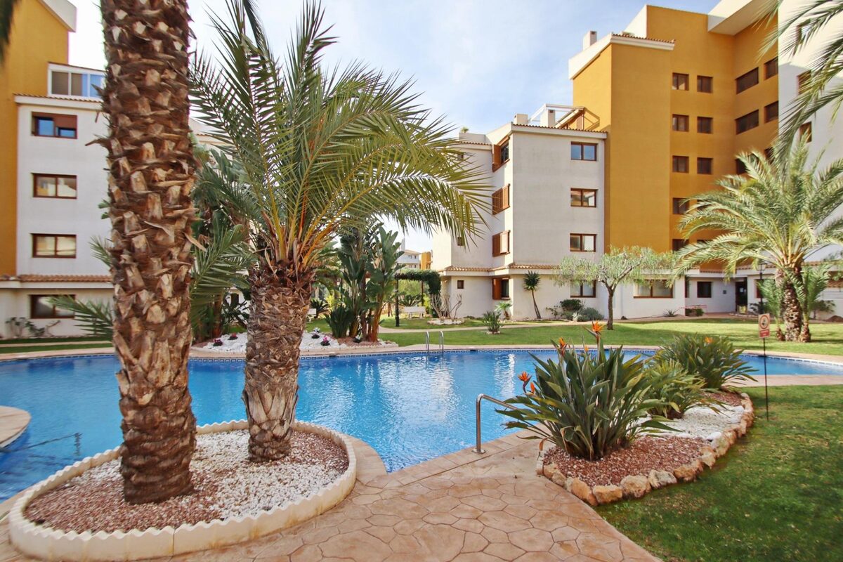 Apartments with 2 bedrooms, 86m² in Punta Prima, Spain [ID: 0150-LS-1910]