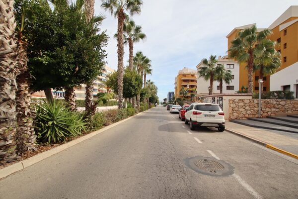 Apartamenty w Punta Prima, Hiszpania, 86m² - obraz 26
