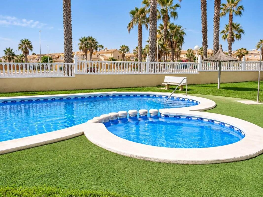 Bungalow z 2 sypialniami, 90m² w Orihuela, Hiszpania [ID: 0152-646972]