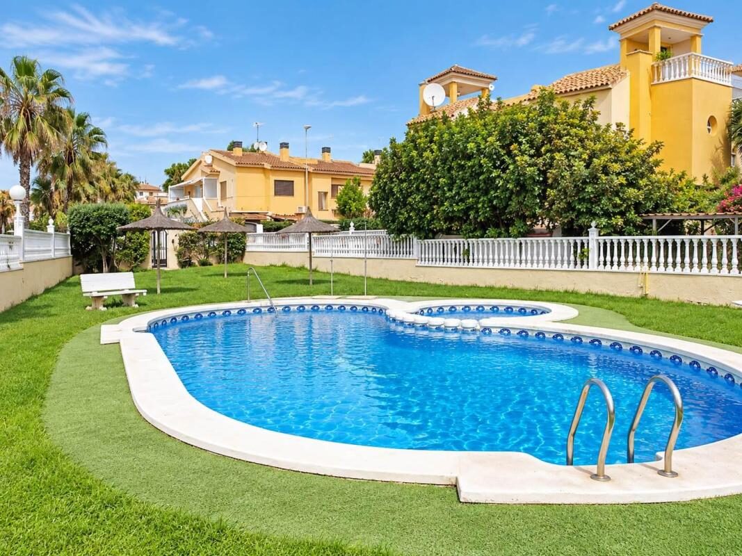 Bungalow z 2 sypialniami, 90m² w Orihuela, Hiszpania [ID: 0152-646972]