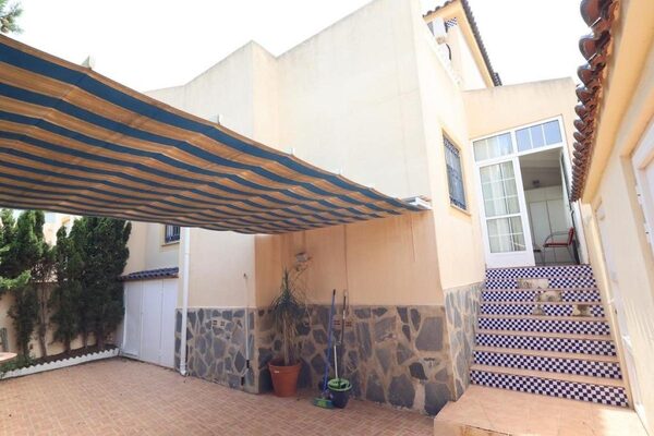 Dom szeregowy w Torrevieja, Hiszpania, 89m² - obraz 2