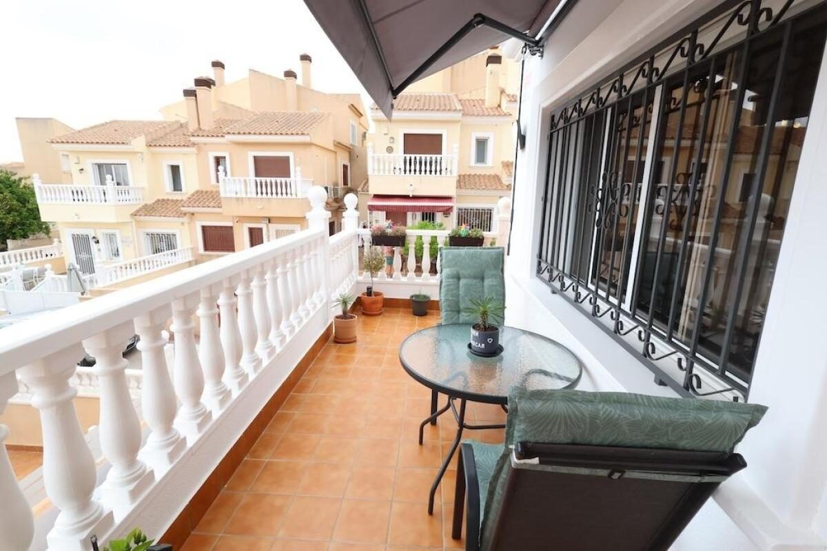 Villa with 5 bedrooms, 208m² in San Miguel de Salinas, Spain [ID: 0152-645396]