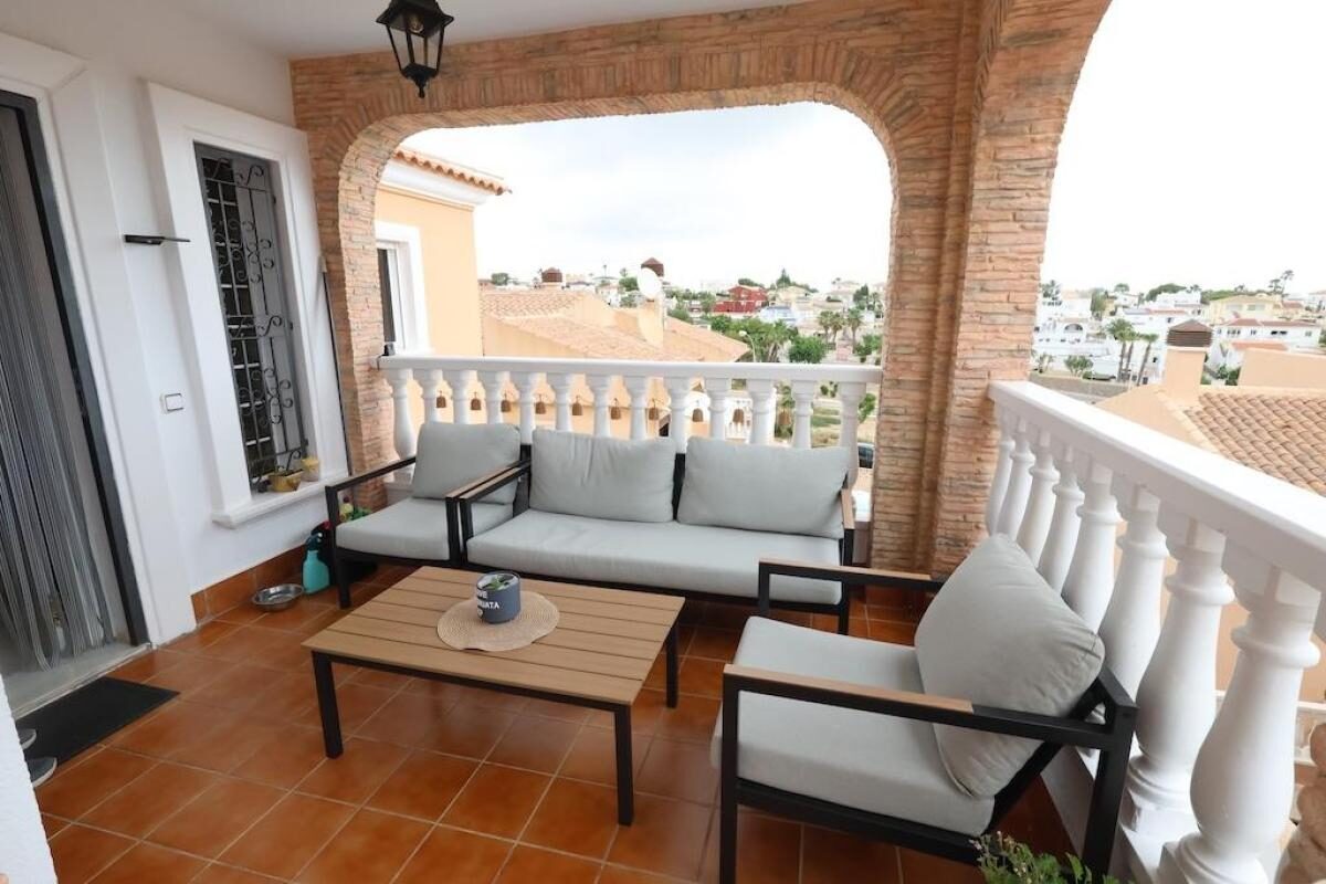 Villa with 5 bedrooms, 208m² in San Miguel de Salinas, Spain [ID: 0152-645396]