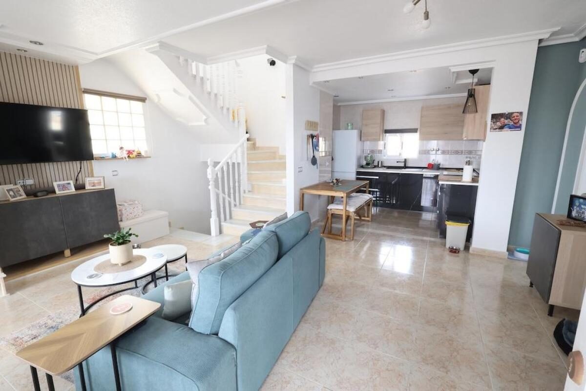Villa with 5 bedrooms, 208m² in San Miguel de Salinas, Spain [ID: 0152-645396]