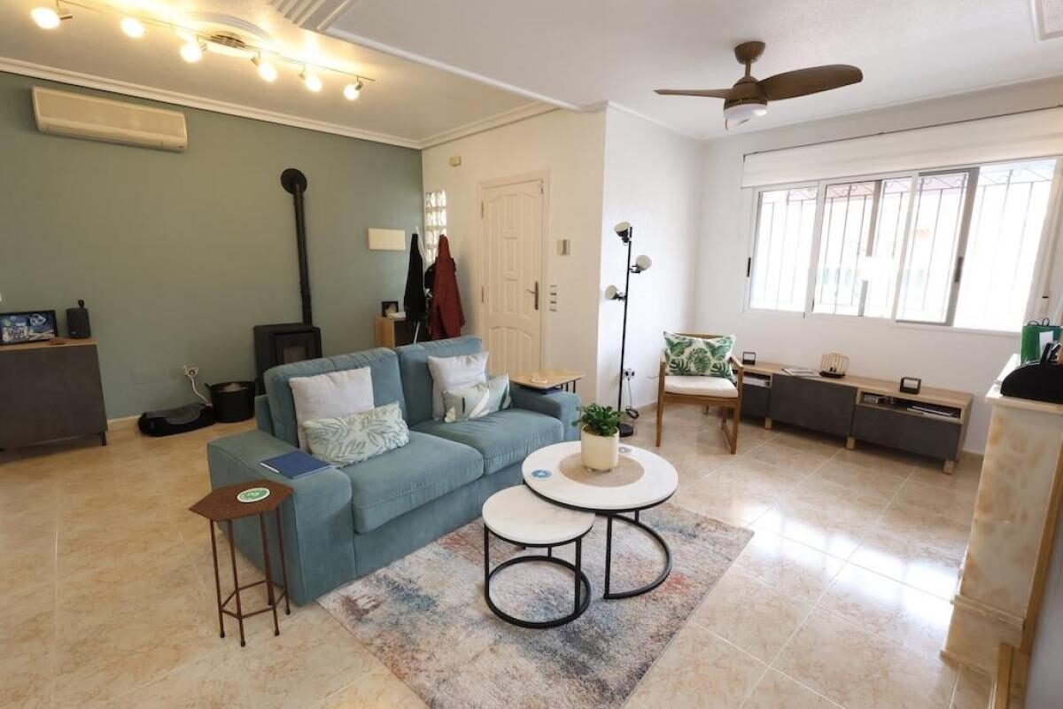 Villa with 5 bedrooms, 208m² in San Miguel de Salinas, Spain [ID: 0152-645396]