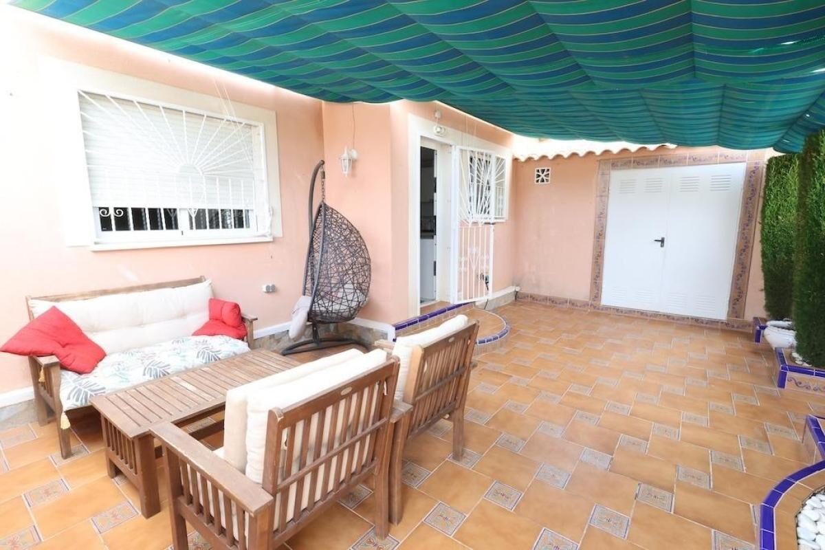 Таунхаус с 3 спальнями, 139м² в Рохалес, Испания [ID: 0152-645393]
