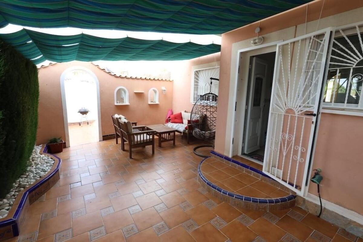 Таунхаус с 3 спальнями, 139м² в Рохалес, Испания [ID: 0152-645393]