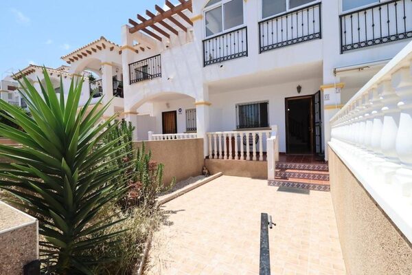 Dom szeregowy w Orihuela, Hiszpania, 79m² - obraz 3