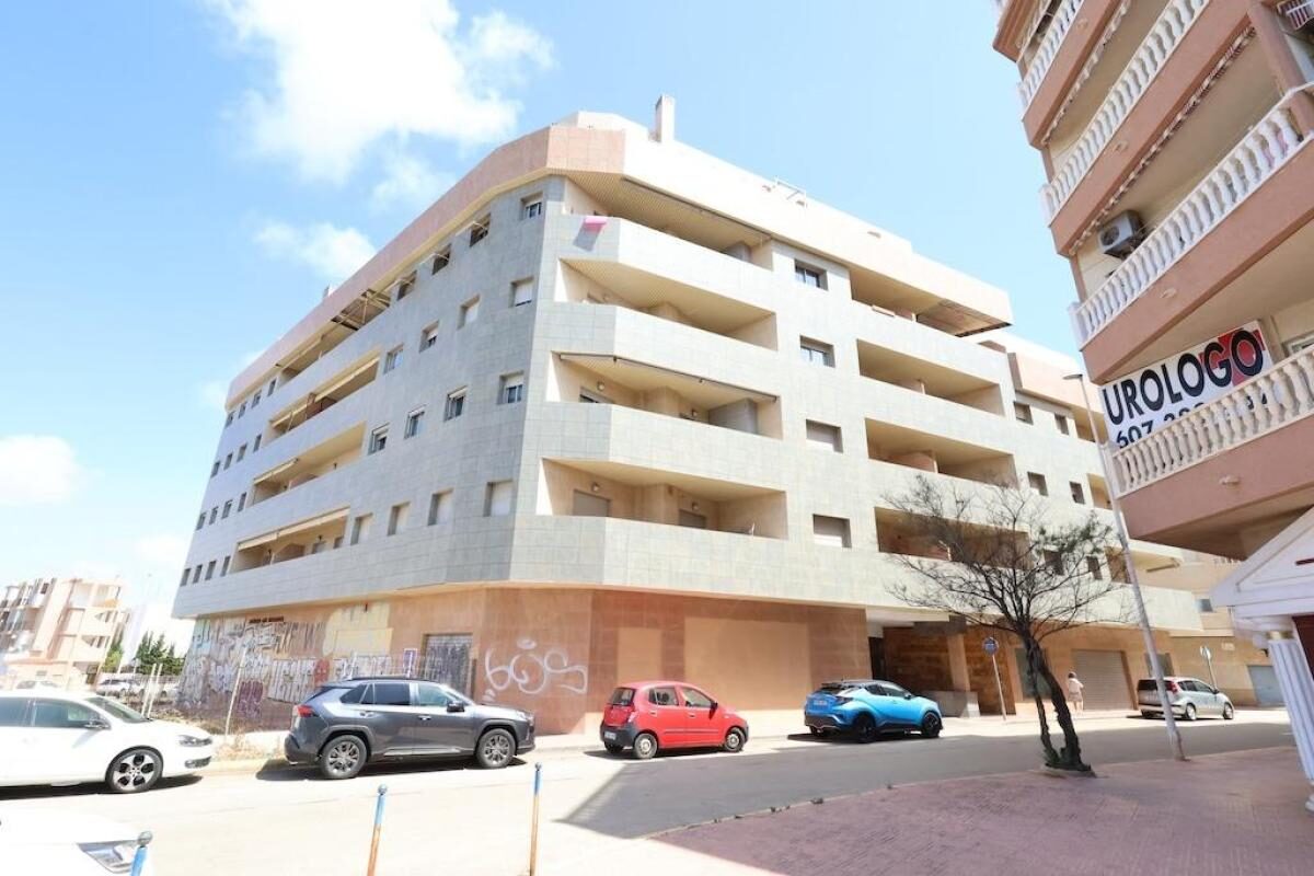 Apartamenty z 3 sypialniami, 103m² w Torrevieja, Hiszpania [ID: 0152-645350]