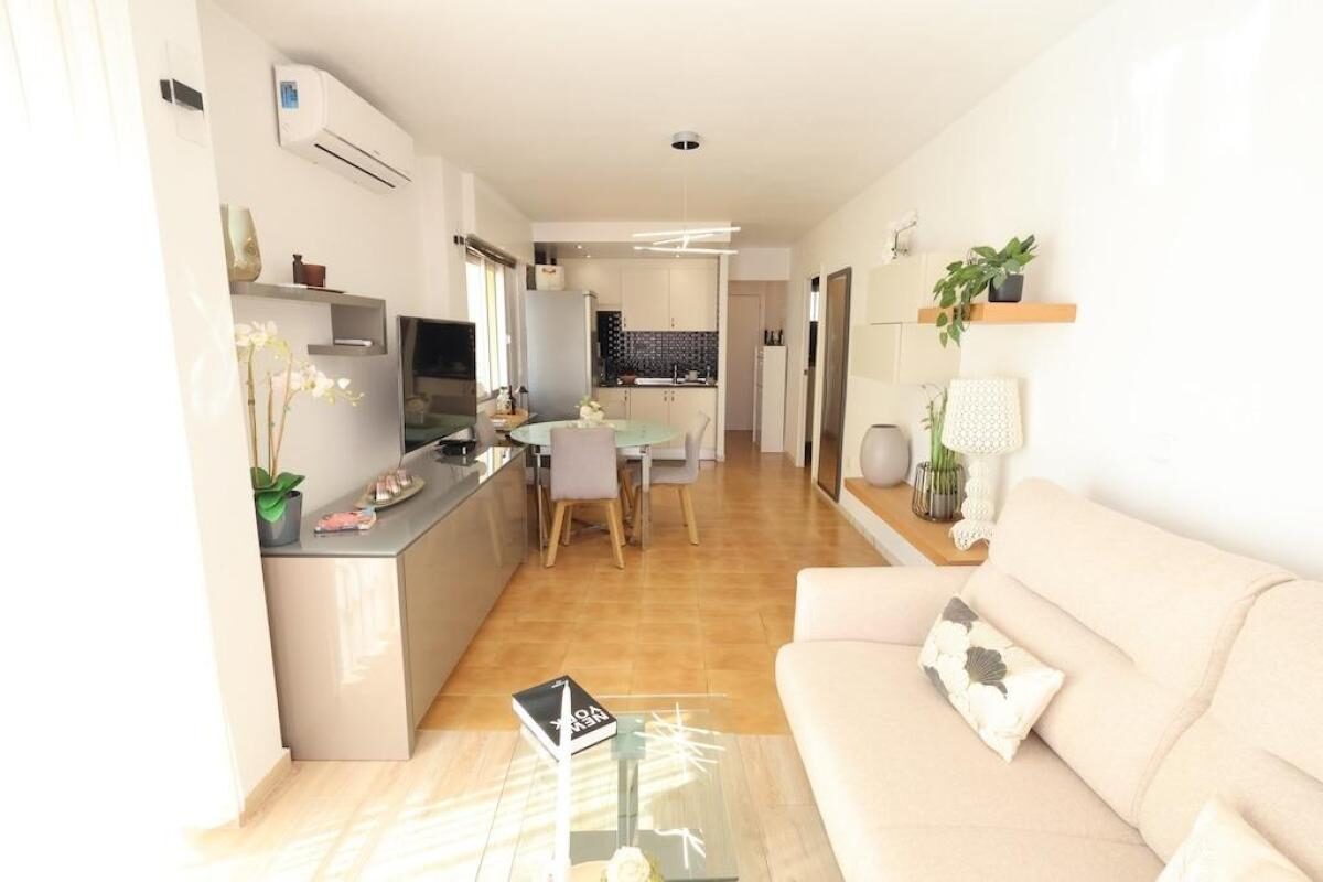 Apartamenty z 1 sypialnią, 49m² w Torrevieja, Hiszpania [ID: 0152-645348]