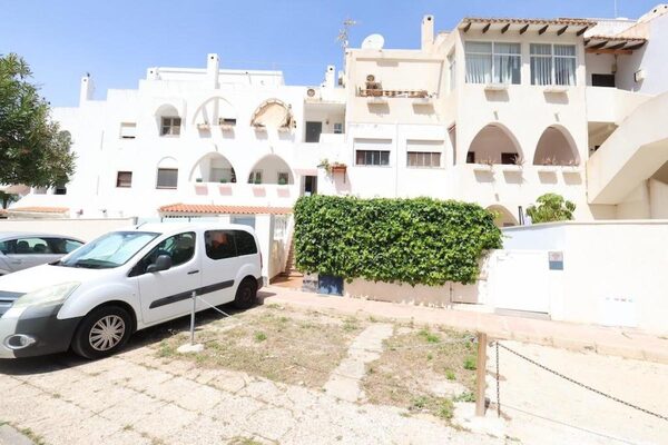 Bungalow w Orihuela, Hiszpania, 57m² - obraz 2