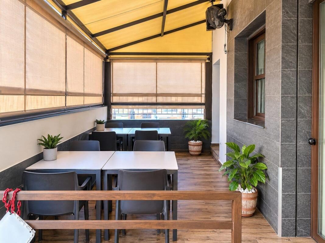 Комерційна нерухомість з 10 спальнями, 700м² в Оріуела, Іспанія [ID: 0152-642618]