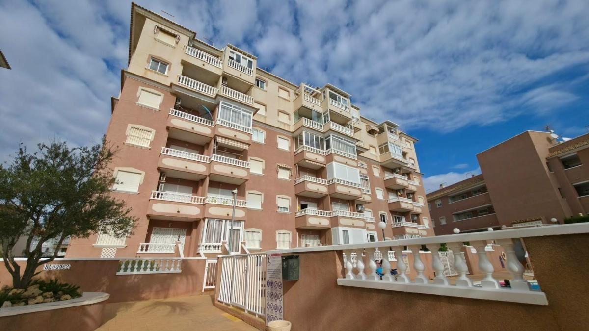Apartamenty z 1 sypialnią, 45m² w Torrevieja, Hiszpania [ID: 0152-640816]