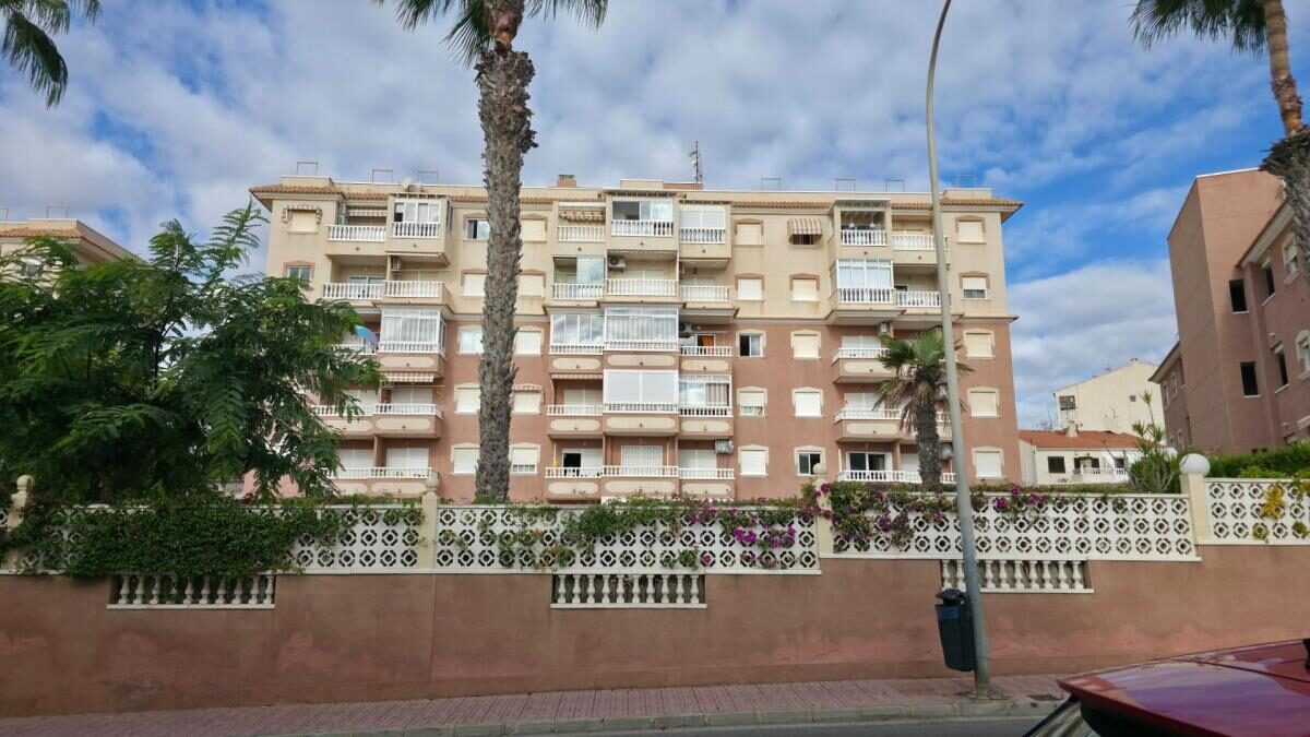 Apartamenty z 1 sypialnią, 45m² w Torrevieja, Hiszpania [ID: 0152-640816]