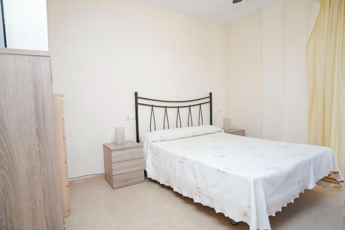 Apartments with 3 bedrooms, 94m² in Torrevieja, Spain [ID: 0152-638415]