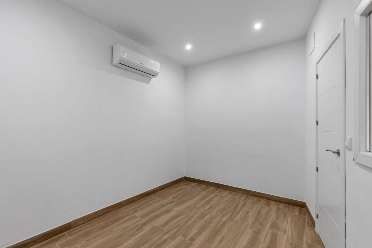 Apartamenty z 1 sypialnią, 74m² w Torrevieja, Hiszpania [ID: 0152-637430]