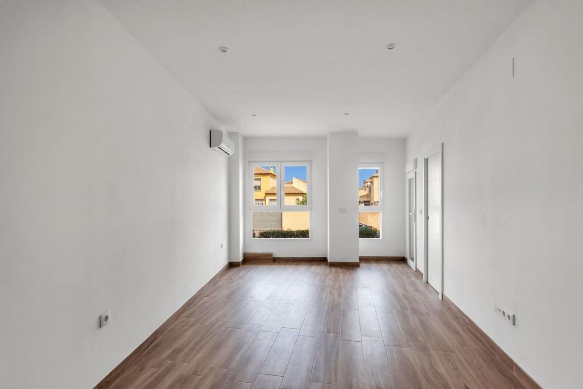 Apartamenty z 1 sypialnią, 74m² w Torrevieja, Hiszpania [ID: 0152-637430]