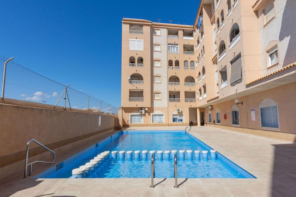 Apartamenty z 1 sypialnią, 74m² w Torrevieja, Hiszpania [ID: 0152-637430]