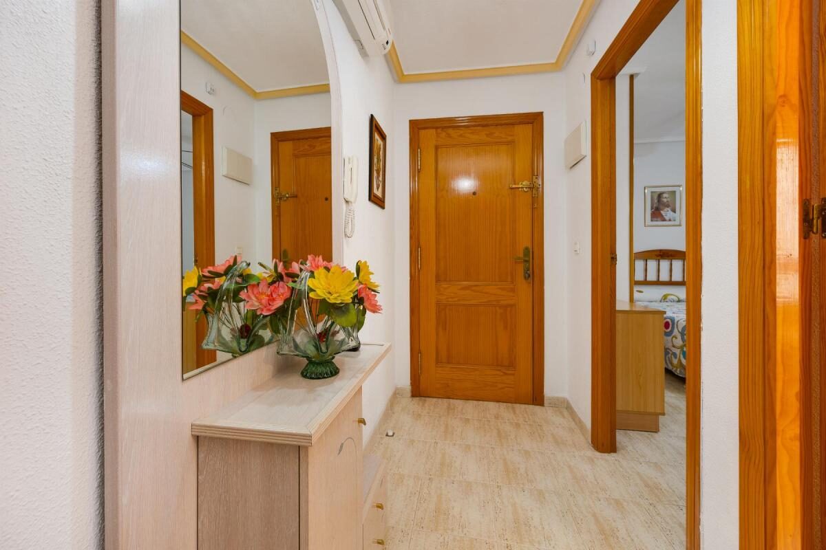 Apartments with 2 bedrooms, 61m² in Torrevieja, Spain [ID: 0152-635695]