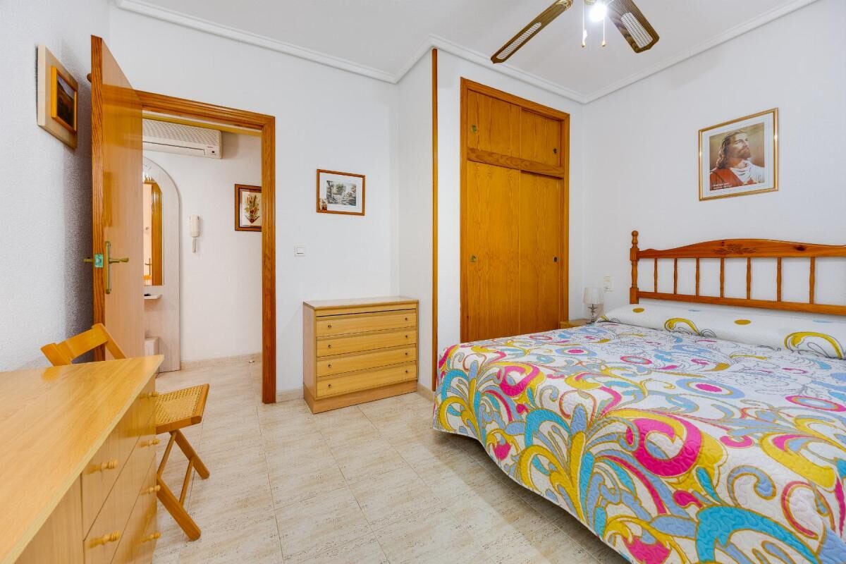 Apartments with 2 bedrooms, 61m² in Torrevieja, Spain [ID: 0152-635695]