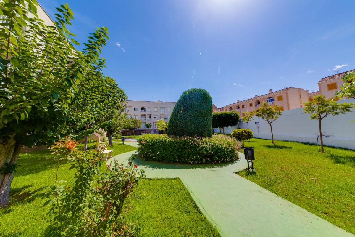 Apartments with 2 bedrooms, 61m² in Torrevieja, Spain [ID: 0152-635695]