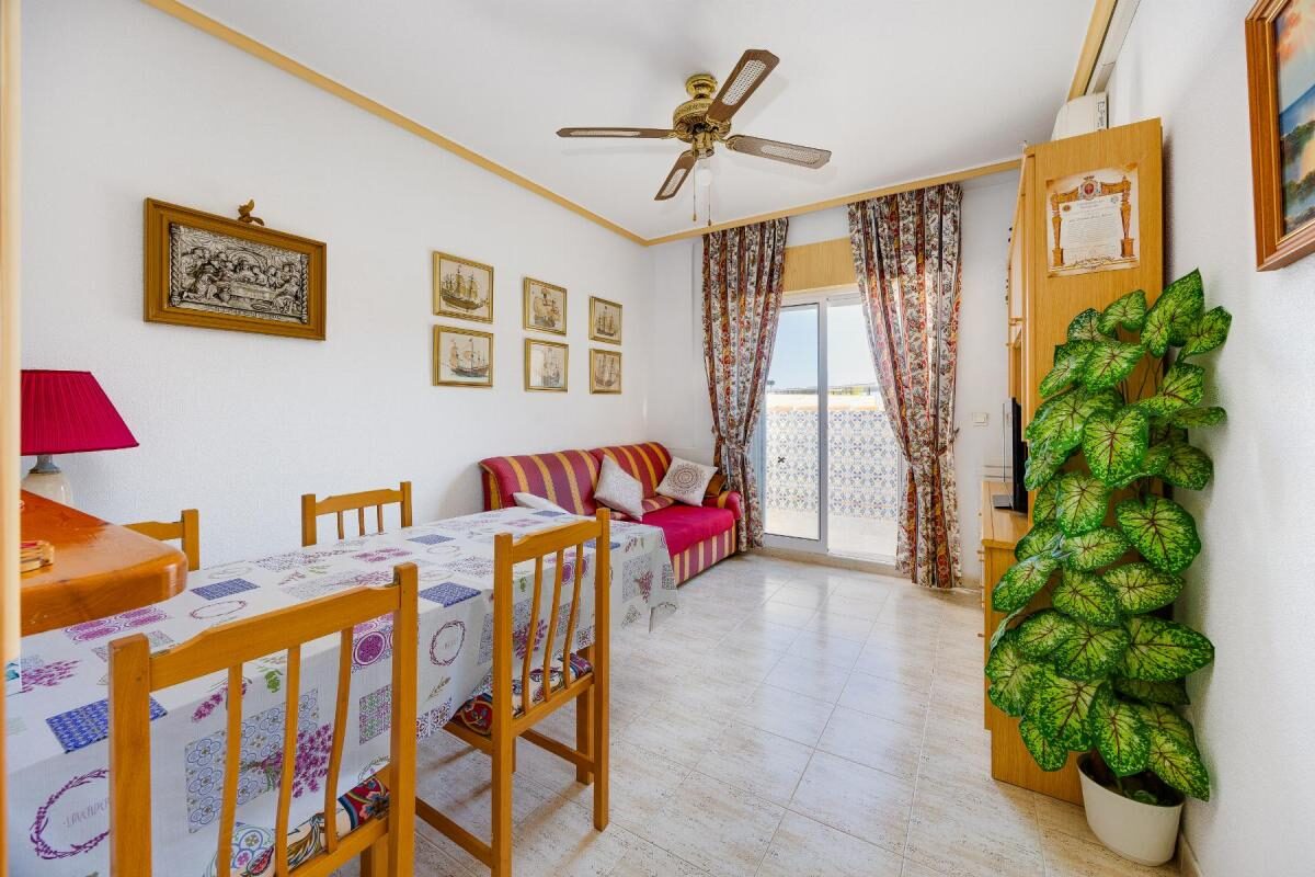 Apartments with 2 bedrooms, 61m² in Torrevieja, Spain [ID: 0152-635695]
