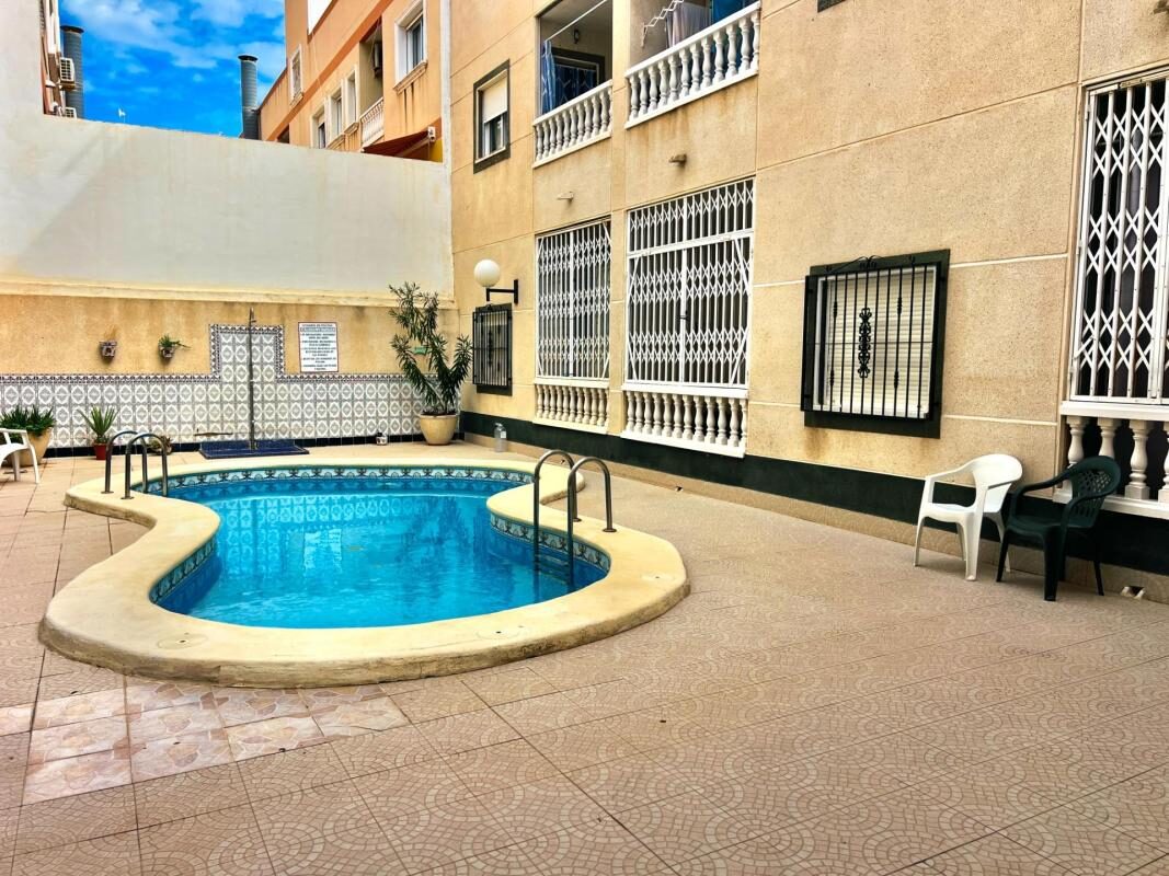 Apartamenty z 2 sypialniami, 60m² w Torrevieja, Hiszpania [ID: 0152-635668]