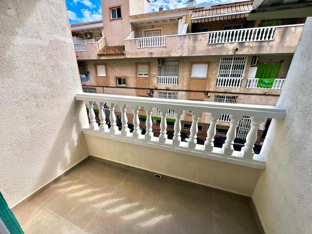 Apartamenty z 2 sypialniami, 60m² w Torrevieja, Hiszpania [ID: 0152-635668]