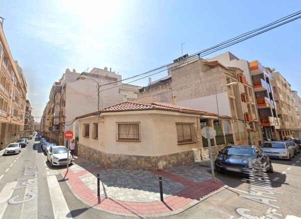 Земля в Торревьеха, Испания, 180м²