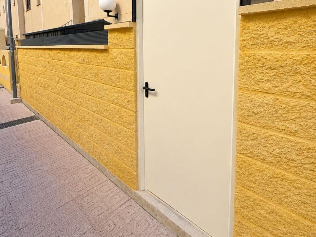 Bungalow z 1 sypialnią, 82m² w Torrevieja, Hiszpania [ID: 0152-633571]